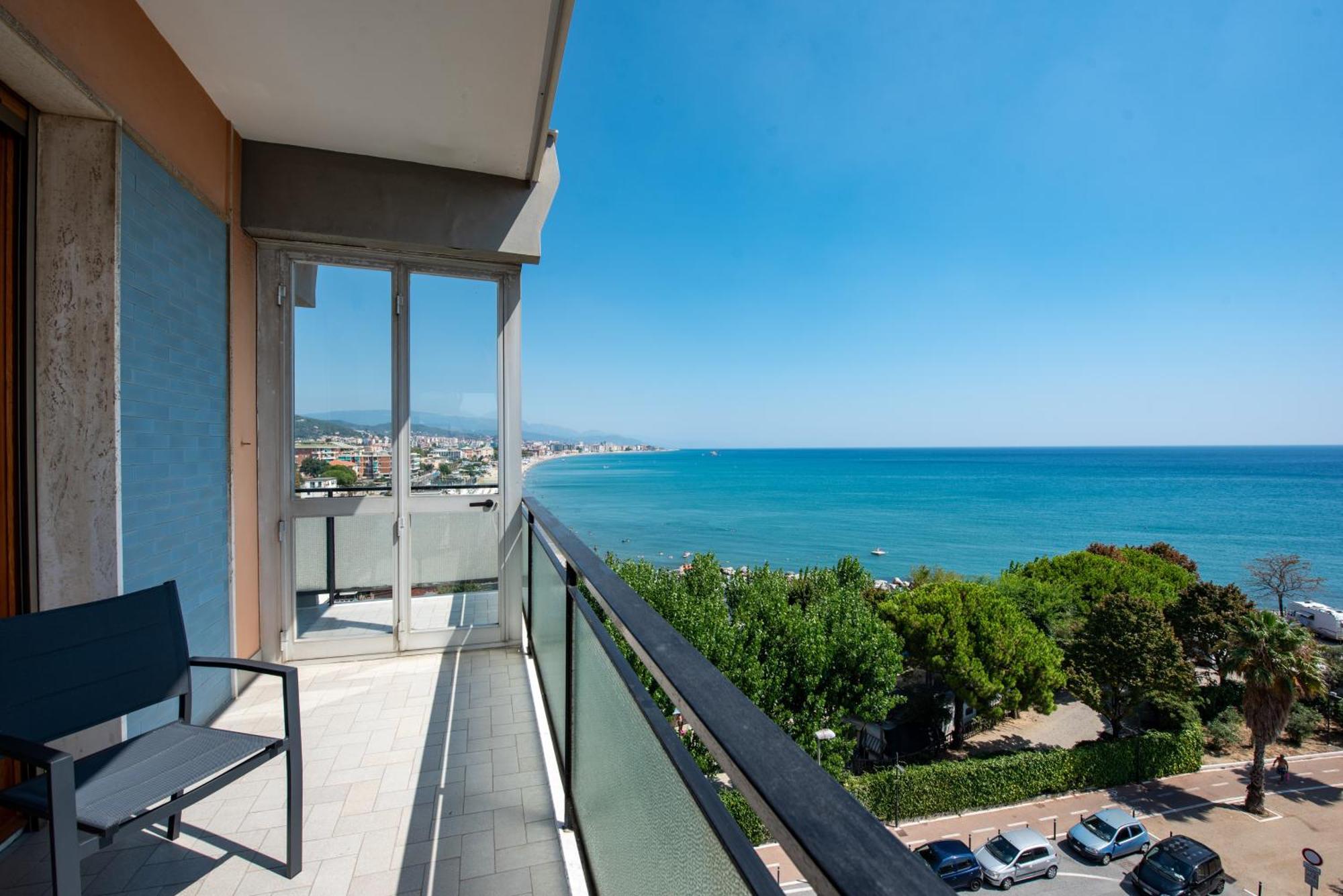 You And The Sea Savona Exteriör bild